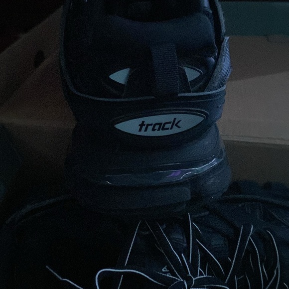 Black Balenciaga tracks - Picture 2 of 9
